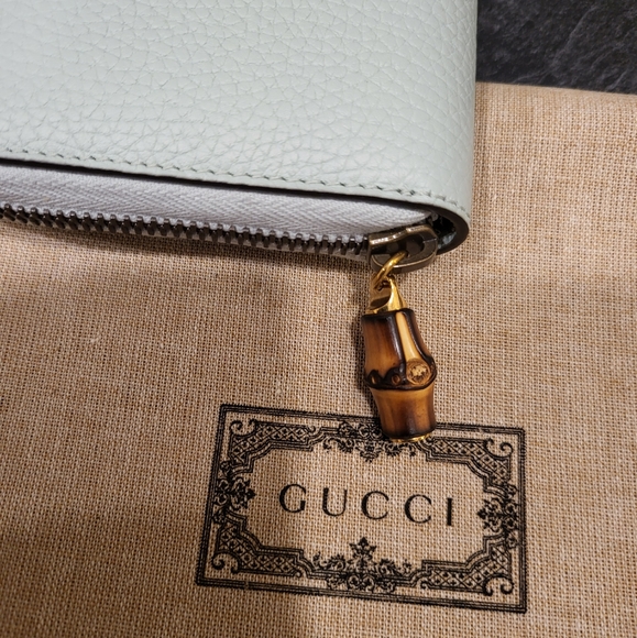 Authentic Gucci Zip around Wallet with Bamboo - Picture 5 of 10